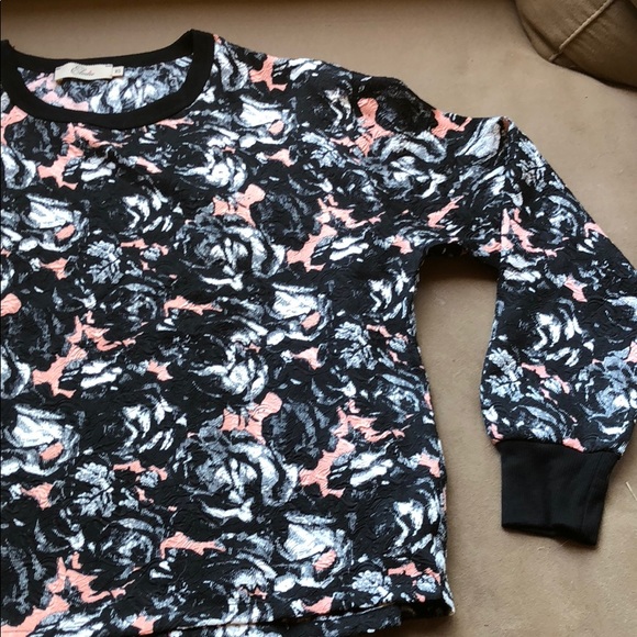 Floral print top - Picture 2 of 5